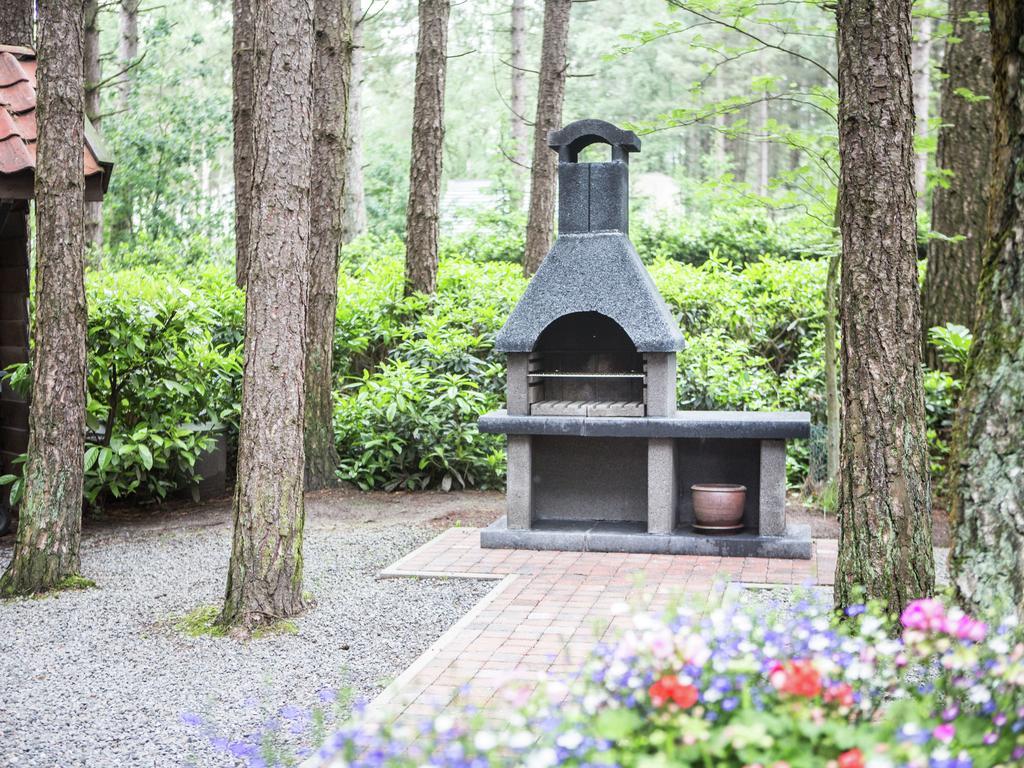 Вилла Luxurious Chalet In Oud Turnhout With Large Garden Ауд-Тюрнхаут Экстерьер фото