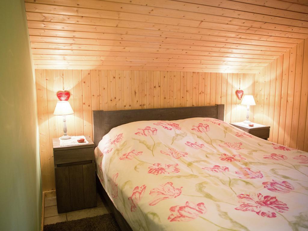 Вилла Luxurious Chalet In Oud Turnhout With Large Garden Ауд-Тюрнхаут Экстерьер фото