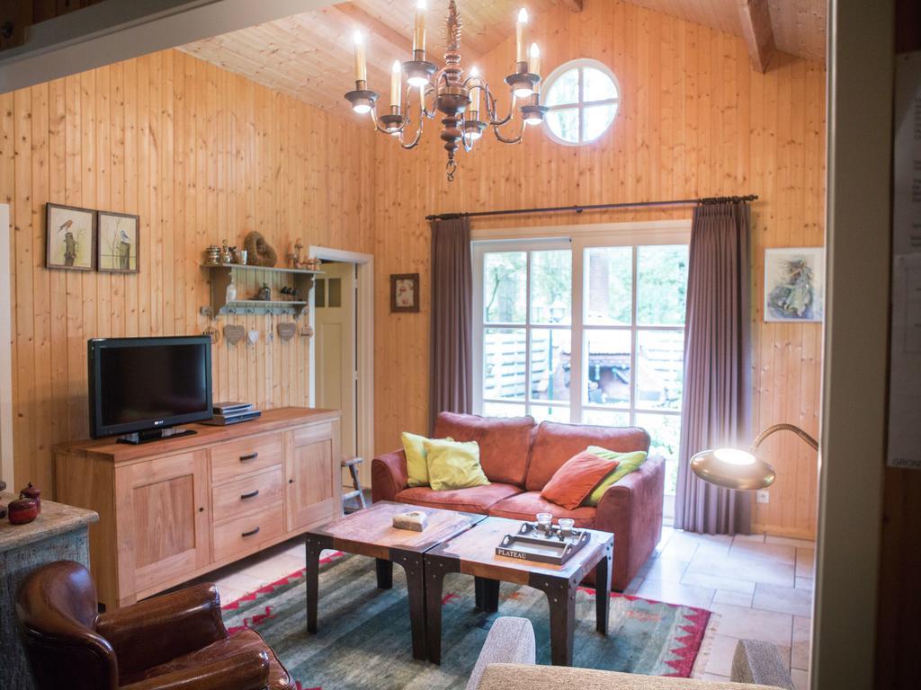 Вилла Luxurious Chalet In Oud Turnhout With Large Garden Ауд-Тюрнхаут Экстерьер фото